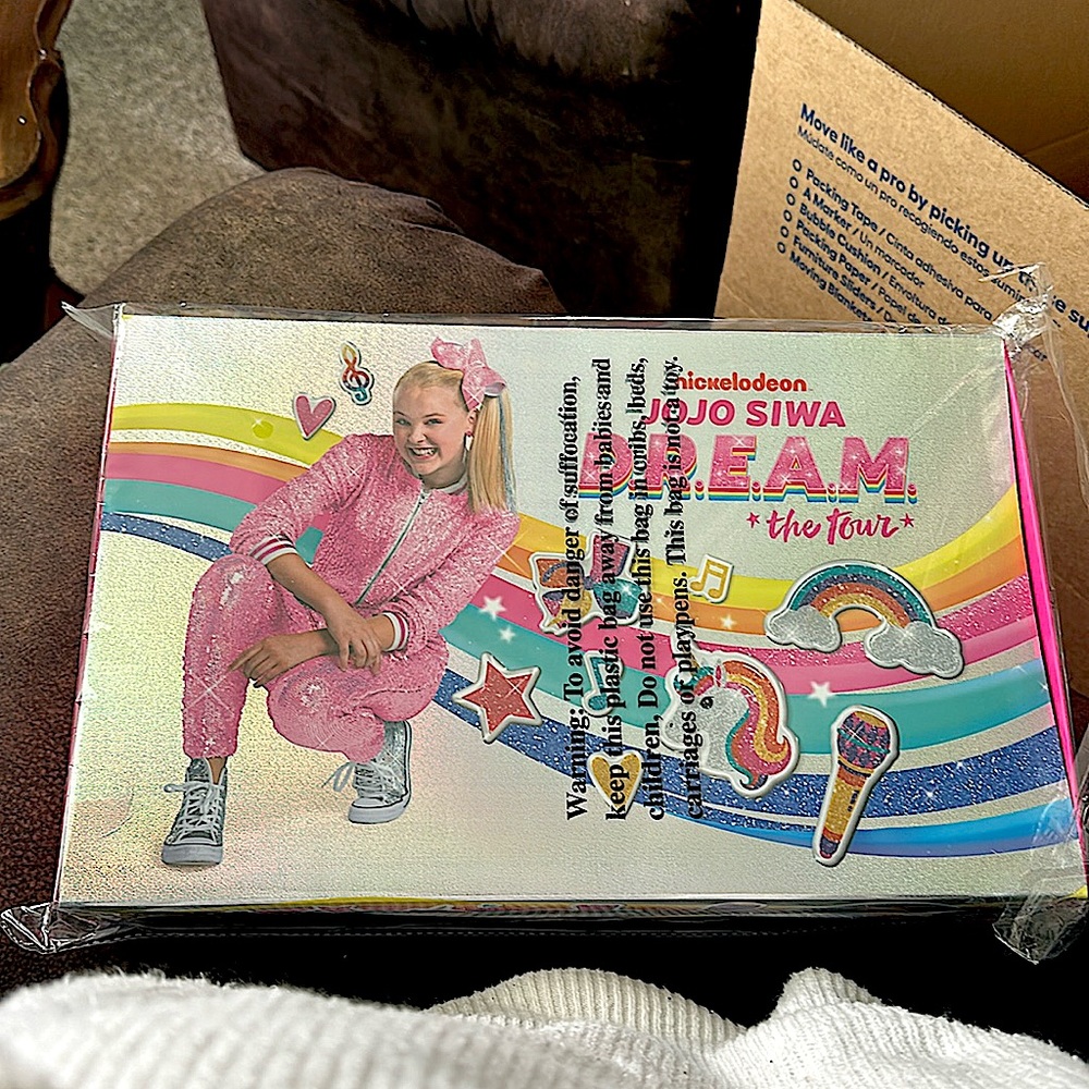 Jojo siwa DREAM the tour goodie basket for VIP unopened 2019